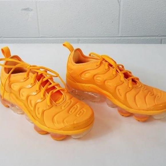 Nike Women's Air Vapormax Plus - Picture 3 of 8
